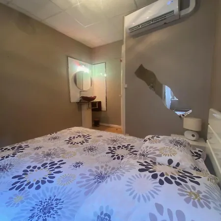 Hotel Restaurant L'escale Chez Mimi Bioule