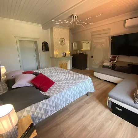 Hotel Restaurant L'escale Chez Mimi *