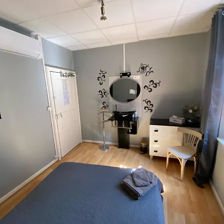 Hotel Restaurant L'escale Chez Mimi Bioule