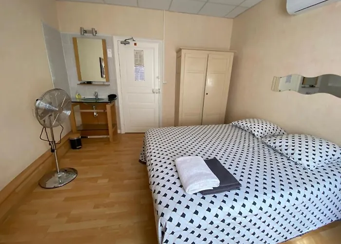 Restaurant L'escale Chez Mimi Hotel Bioule