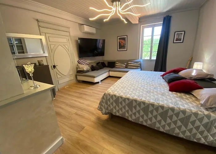 Restaurant L'escale Chez Mimi Hotel Bioule